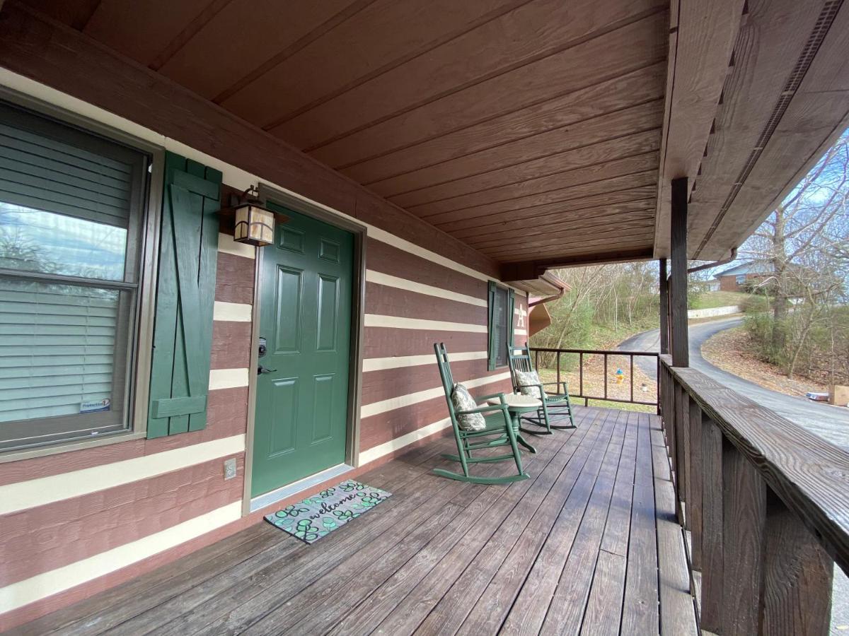 Вилла On Dolly Time 1 Mile From Dollywood Пиджен-Фордж Экстерьер фото